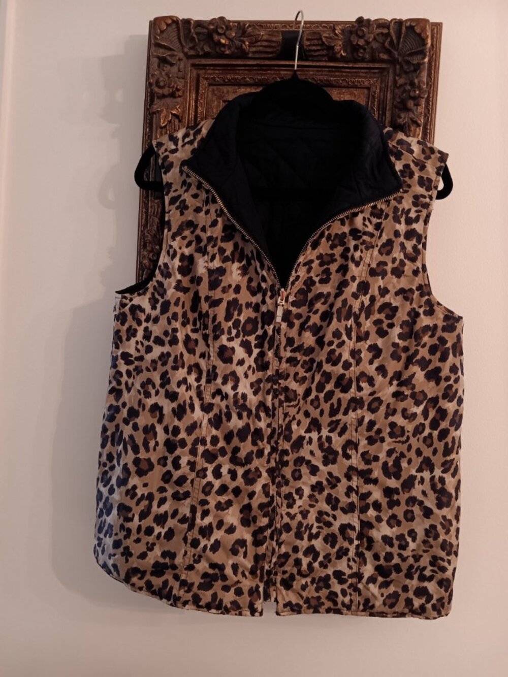 Women’s Reversible Quilted Vest Leopard Print/Solid Black Zip Short w/ Pockets